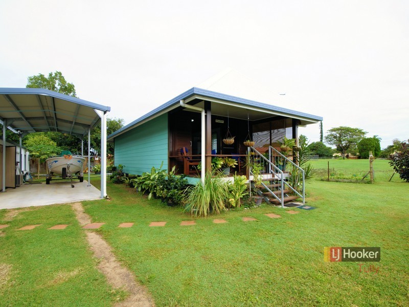 90 Tully Heads Road, Tully Heads QLD 4854