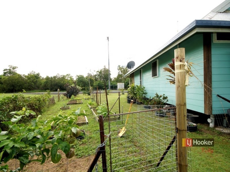 90 Tully Heads Road, Tully Heads QLD 4854