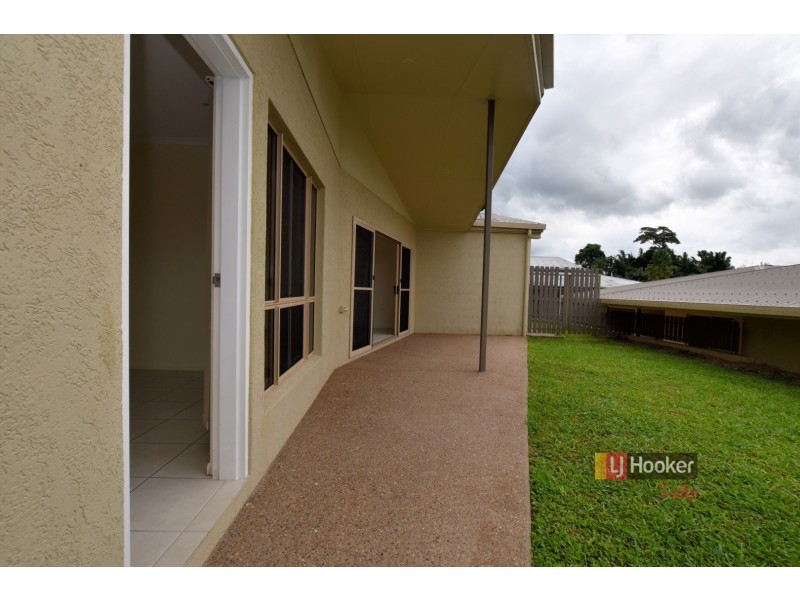 2/11 McQuillen Street, Tully QLD 4854