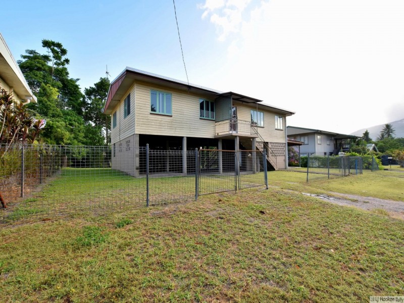 24 Theodore Street, Tully QLD 4854