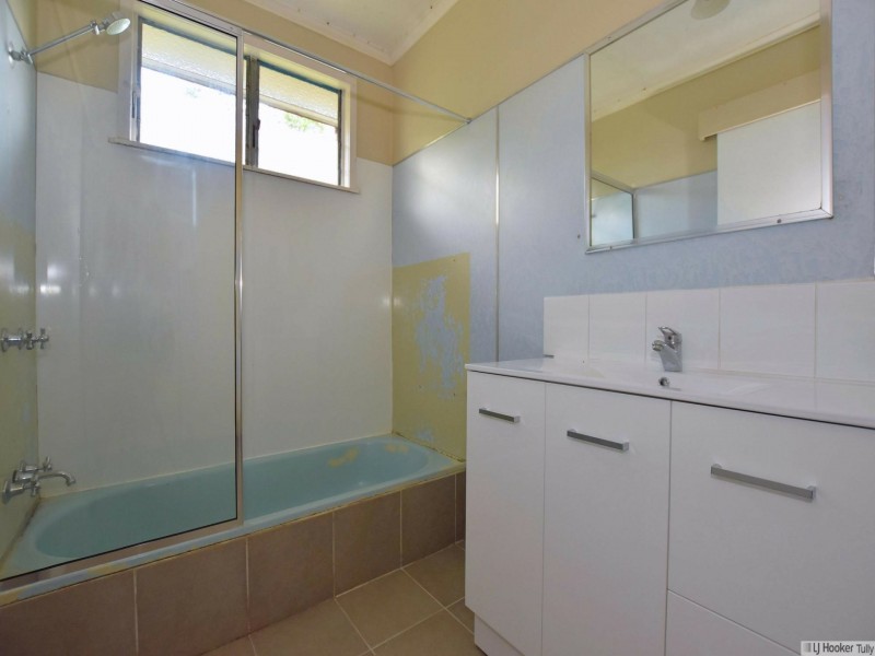 24 Theodore Street, Tully QLD 4854