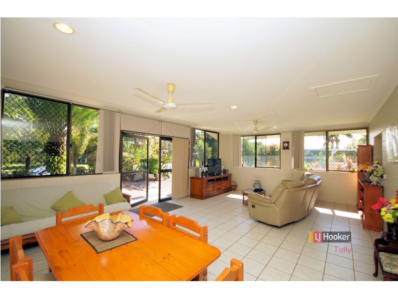 32 Melaleuca Drive, Tully Heads QLD 4854