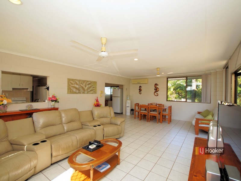 32 Melaleuca Drive, Tully Heads QLD 4854