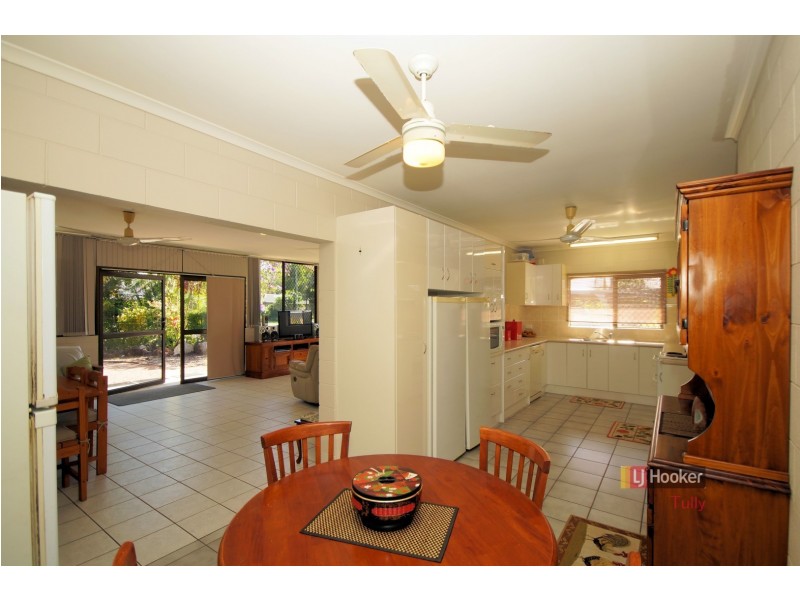 32 Melaleuca Drive, Tully Heads QLD 4854