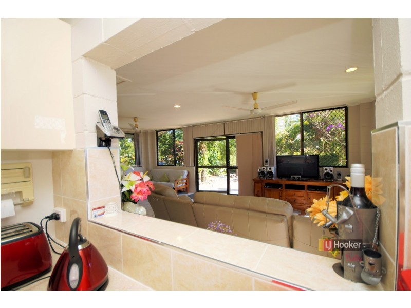 32 Melaleuca Drive, Tully Heads QLD 4854