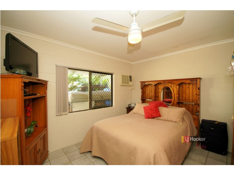 32 Melaleuca Drive, Tully Heads QLD 4854
