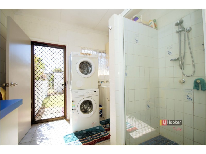 32 Melaleuca Drive, Tully Heads QLD 4854