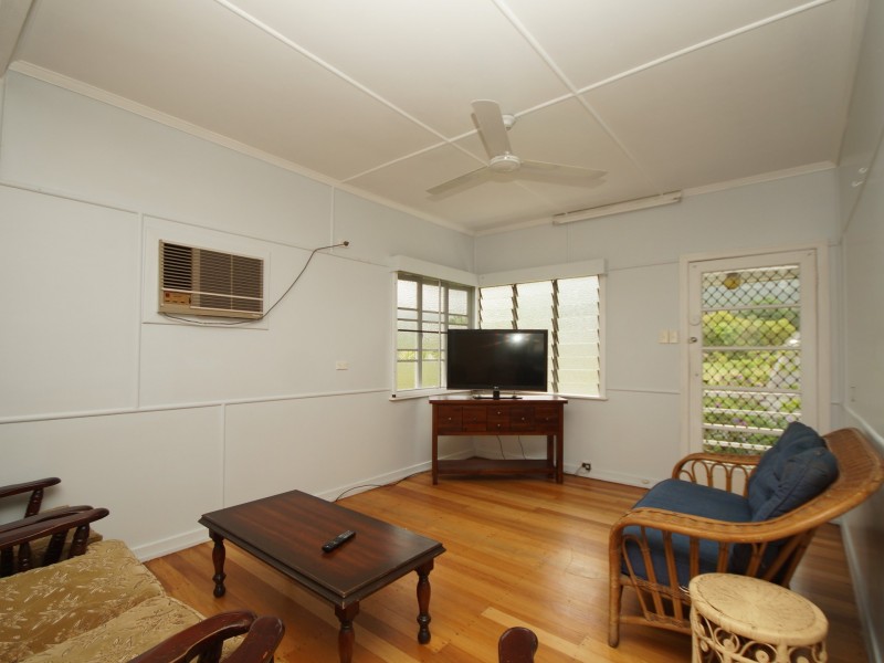 8 Cairns Street, Tully QLD 4854
