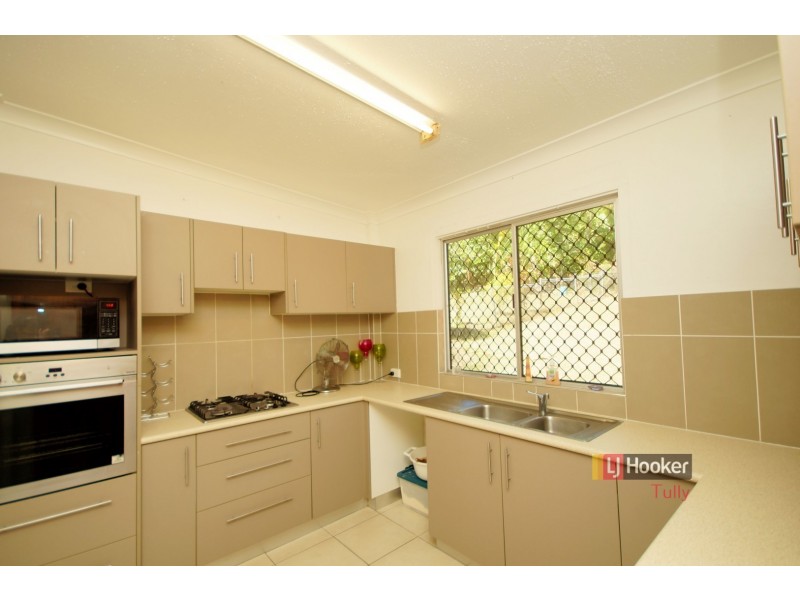 42 McQuillen Street, Tully QLD 4854