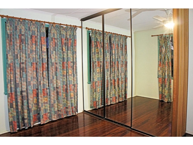 42 McQuillen Street, Tully QLD 4854