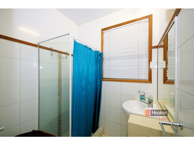 42 McQuillen Street, Tully QLD 4854