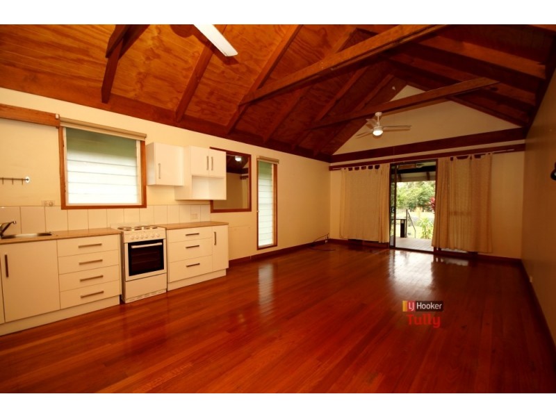 90 Tully Heads Road, Tully Heads QLD 4854