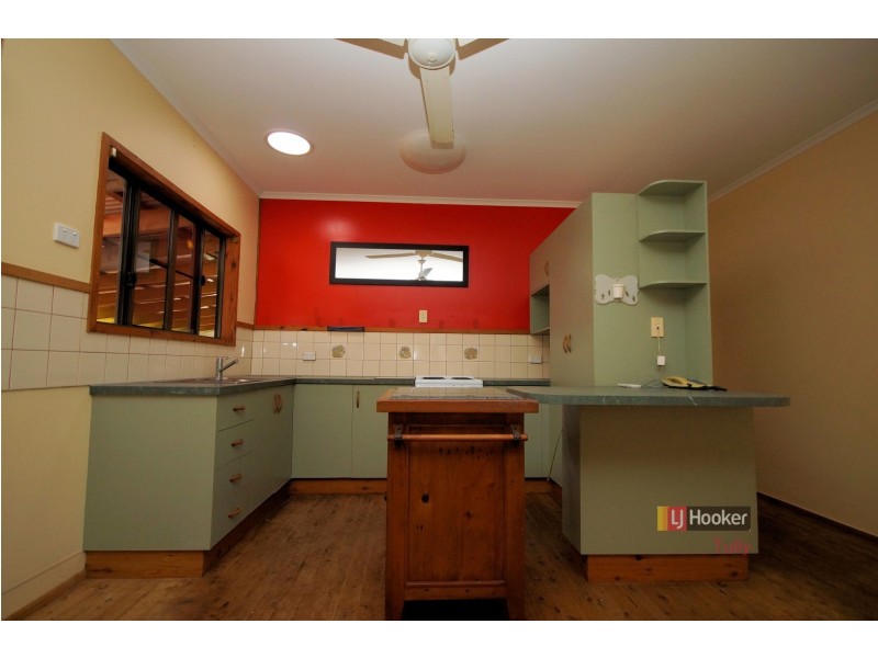 7 Dore Street, Tully QLD 4854