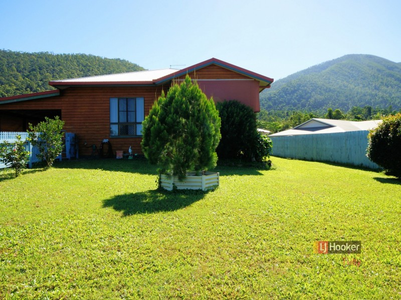7 Dore Street, Tully QLD 4854