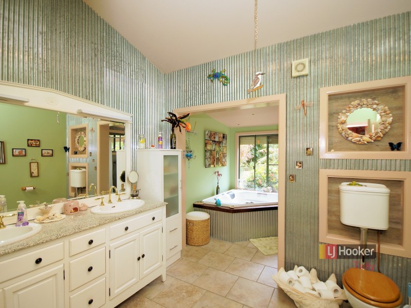 19 Hull Heads Road, Hull Heads QLD 4854