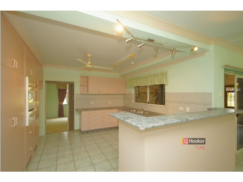 14 Hielscher Street, Tully QLD 4854