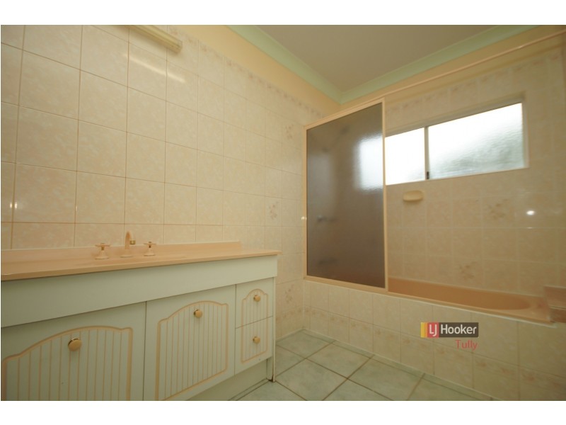 14 Hielscher Street, Tully QLD 4854