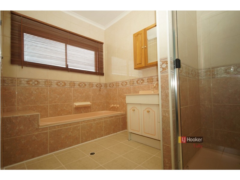 14 Hielscher Street, Tully QLD 4854