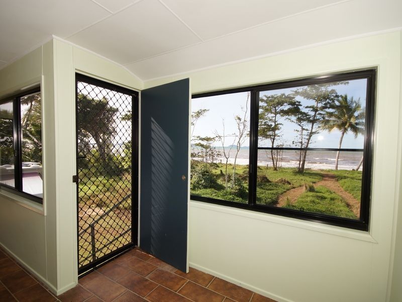 48 Luff Street, Hull Heads QLD 4854