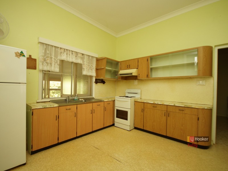 17 Henry Street, Tully QLD 4854