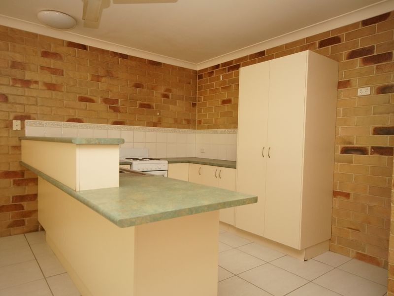 2/7 Henry Street, Tully QLD 4854