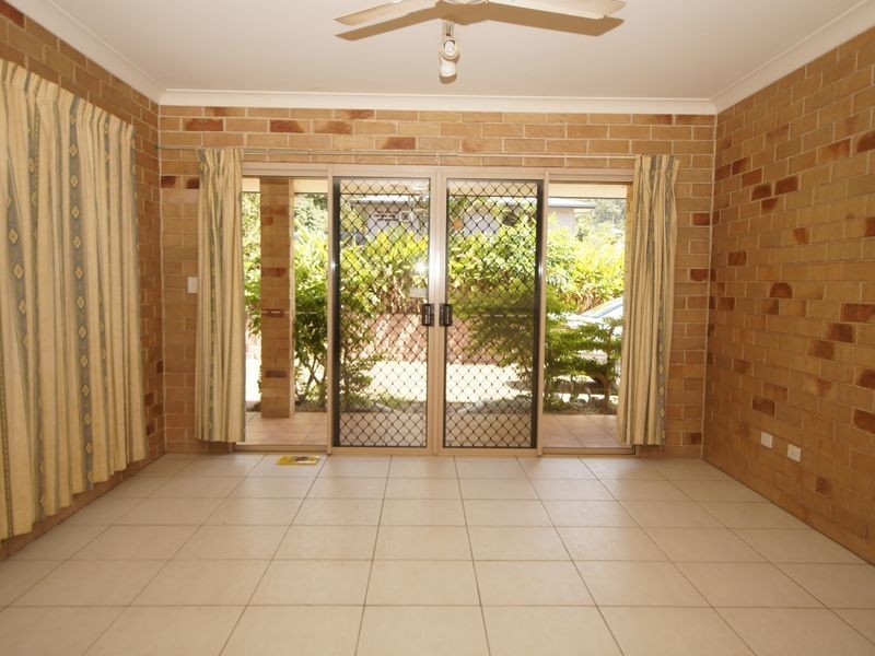 2/7 Henry Street, Tully QLD 4854