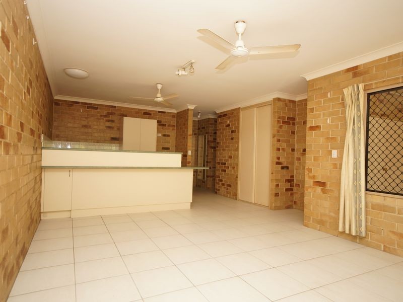 2/7 Henry Street, Tully QLD 4854