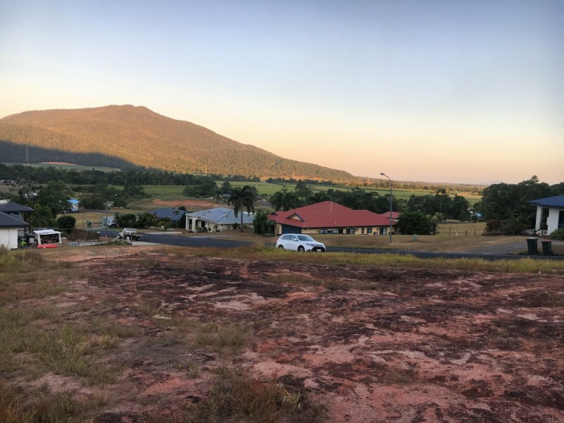 41 Pease Street, Tully QLD 4854