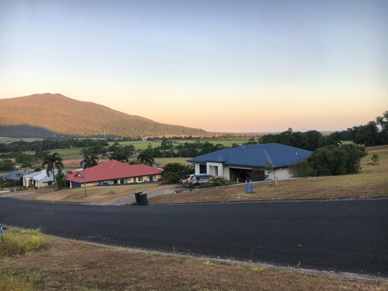 41 Pease Street, Tully QLD 4854