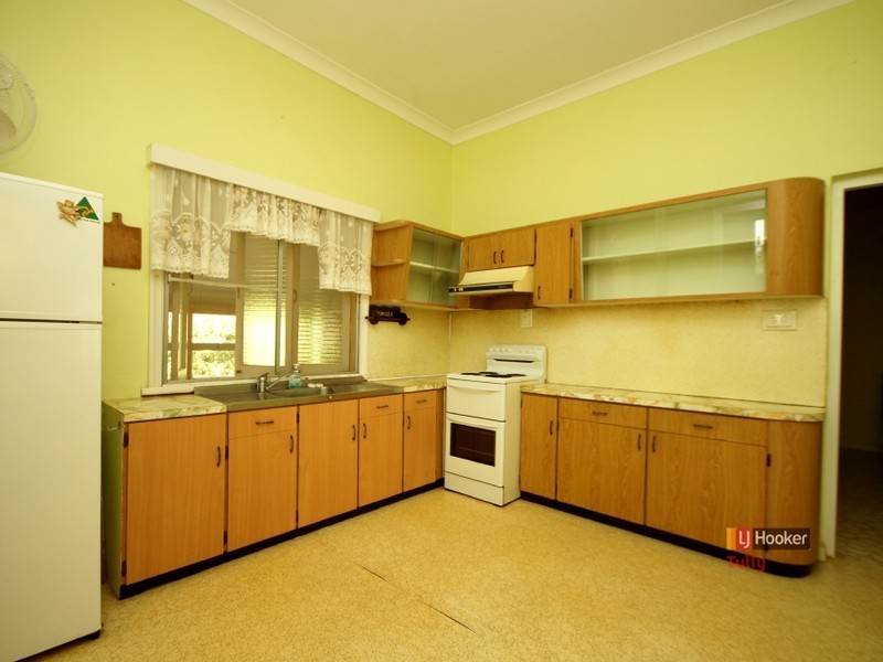 17 Henry Street, Tully QLD 4854