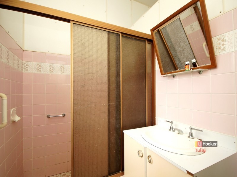 17 Henry Street, Tully QLD 4854