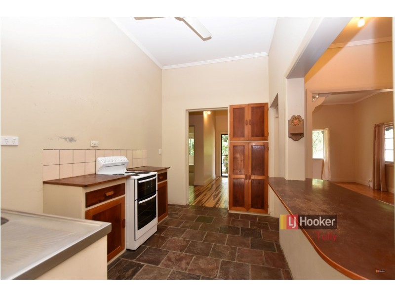 8 Brosnan Street, Tully QLD 4854