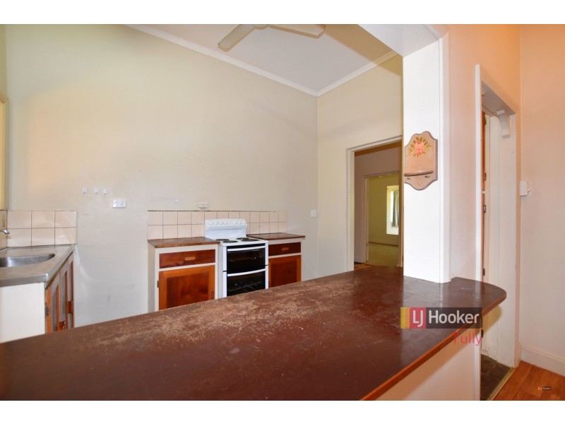 8 Brosnan Street, Tully QLD 4854