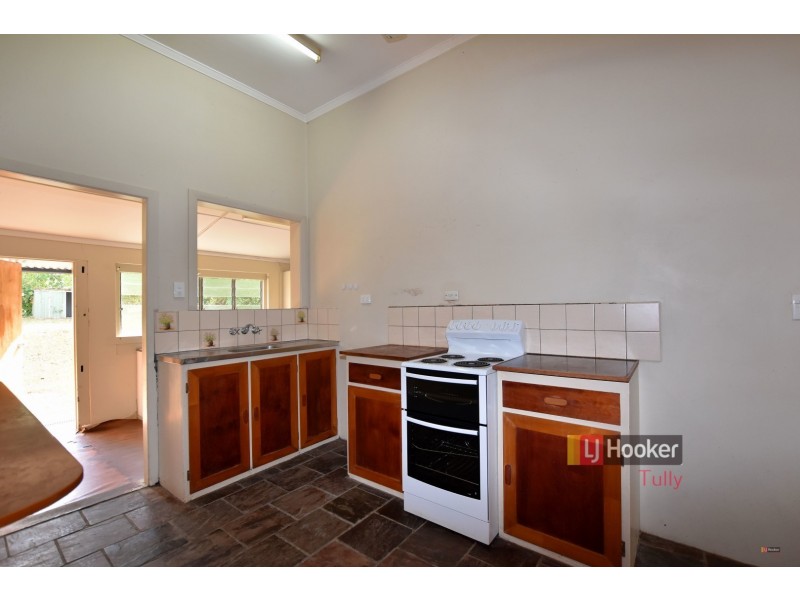 8 Brosnan Street, Tully QLD 4854