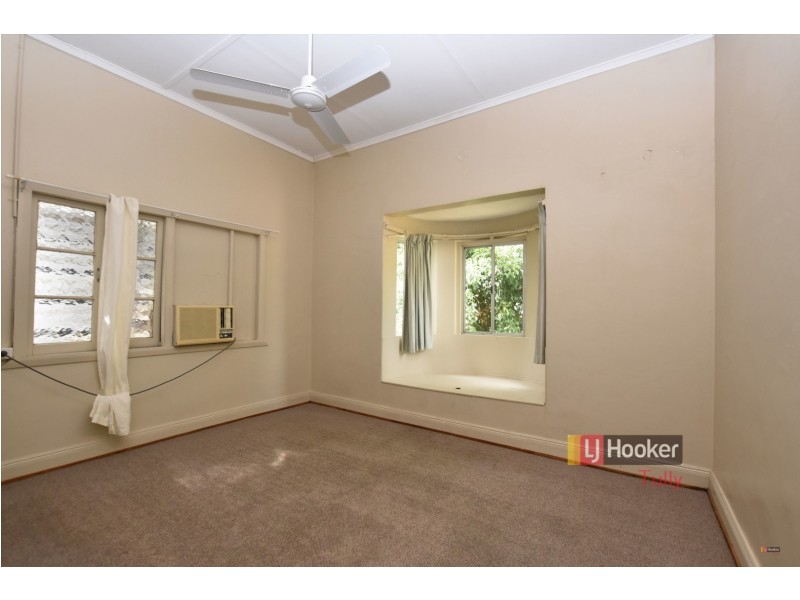 8 Brosnan Street, Tully QLD 4854