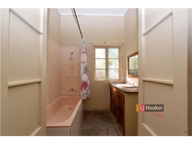 8 Brosnan Street, Tully QLD 4854
