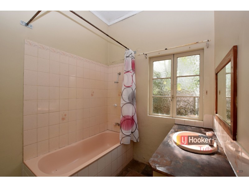 8 Brosnan Street, Tully QLD 4854