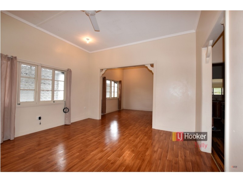 8 Brosnan Street, Tully QLD 4854