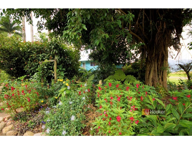 2 Midgenoo-Feluga Road, Midgenoo QLD 4854