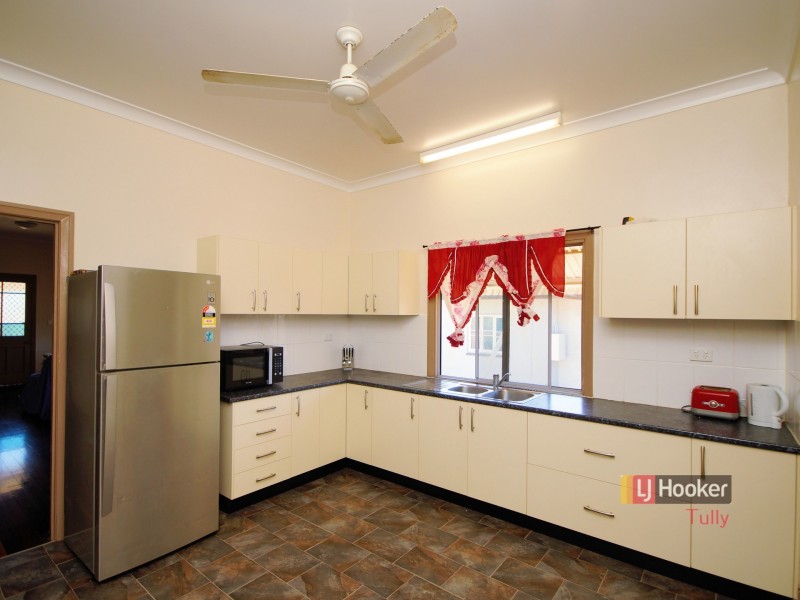 11 Thurles Street, Tully QLD 4854