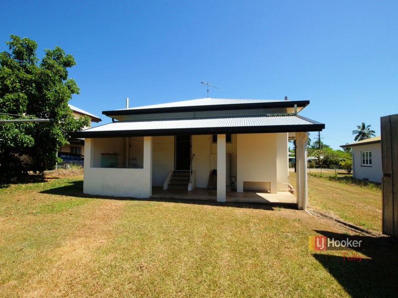 11 Thurles Street, Tully QLD 4854