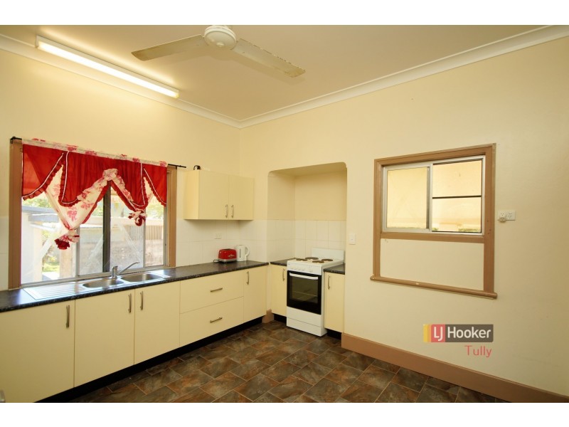 11 Thurles Street, Tully QLD 4854