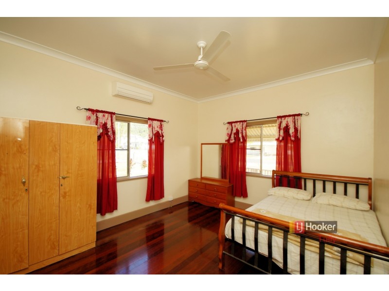 11 Thurles Street, Tully QLD 4854