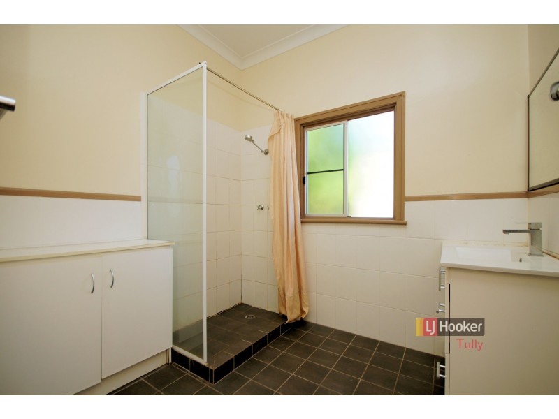 11 Thurles Street, Tully QLD 4854