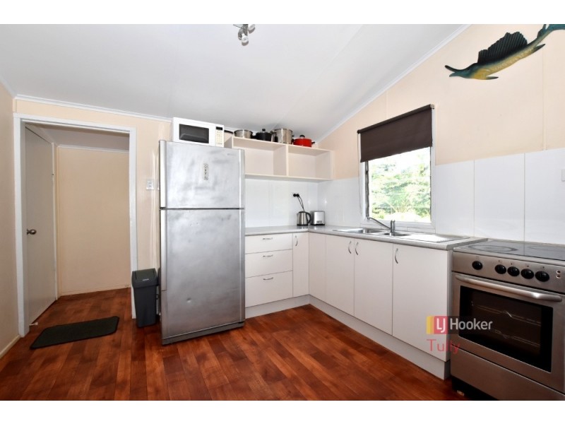 10 Plumb Street, Tully QLD 4854