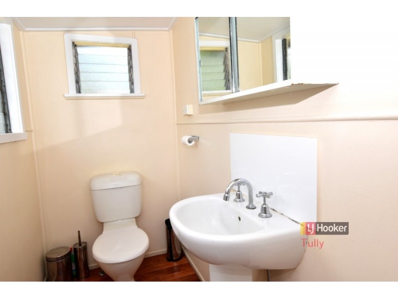 10 Plumb Street, Tully QLD 4854