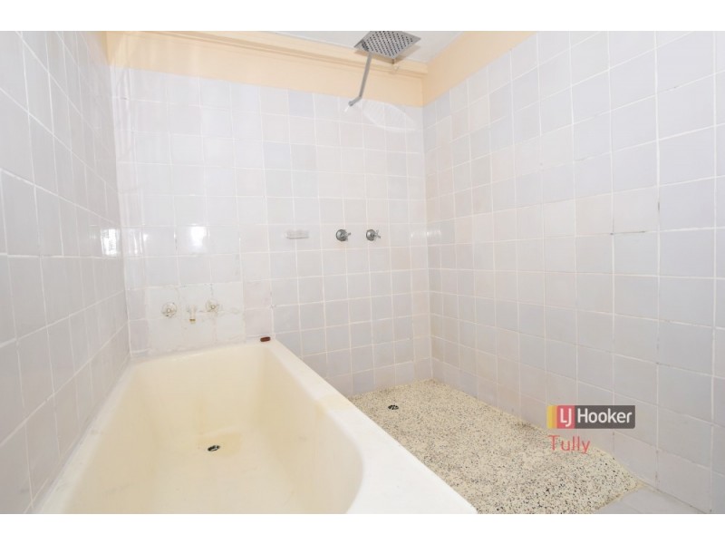 10 Plumb Street, Tully QLD 4854