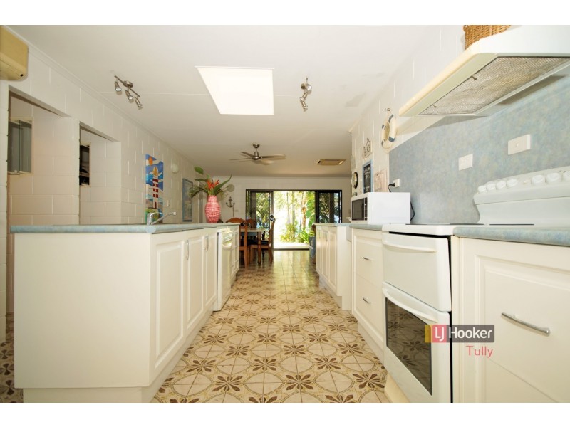 26 Kennedy Esplanade, South Mission Beach QLD 4852