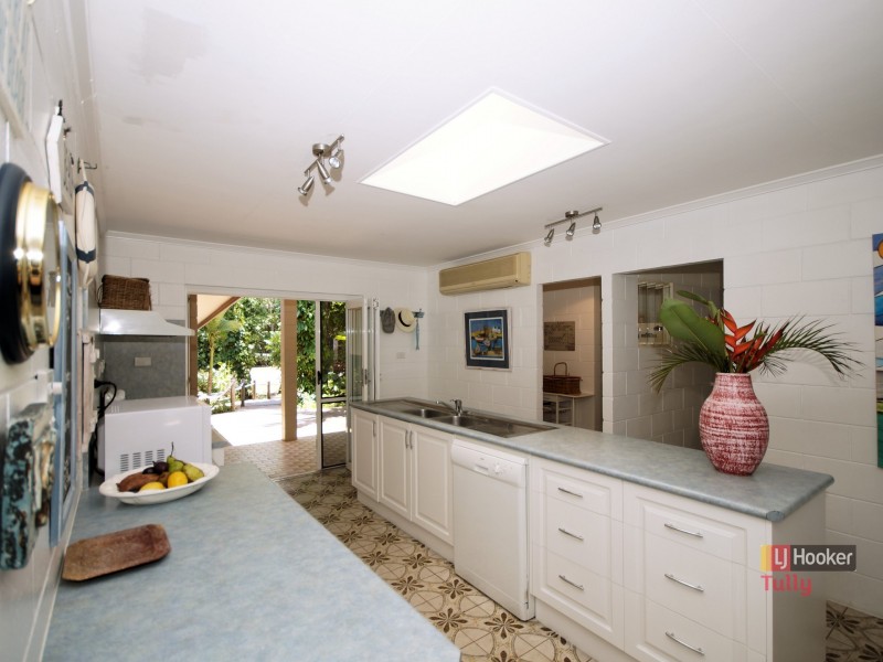 26 Kennedy Esplanade, South Mission Beach QLD 4852