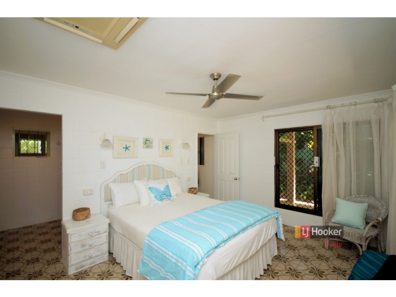 26 Kennedy Esplanade, South Mission Beach QLD 4852